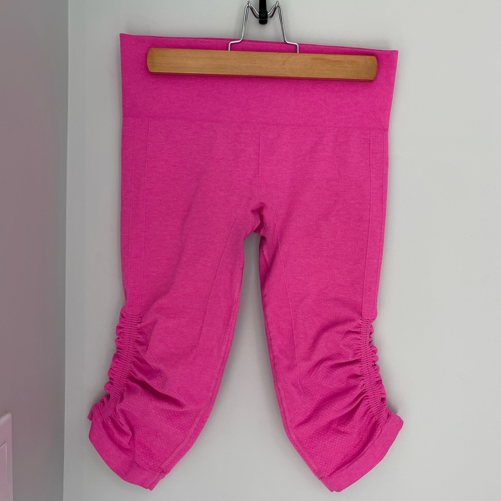 Lululemon Hot Pink Capri Leggings Size 6